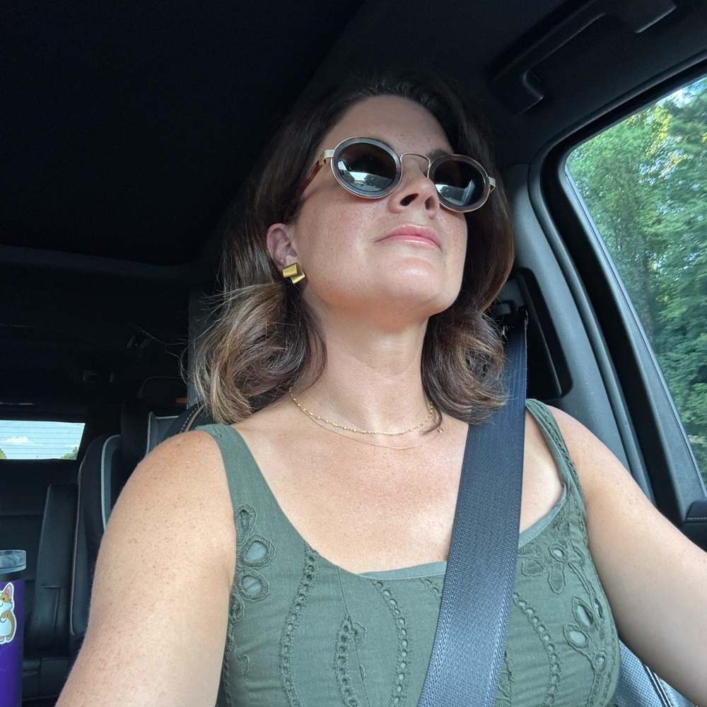Meet your Posher, Courtney